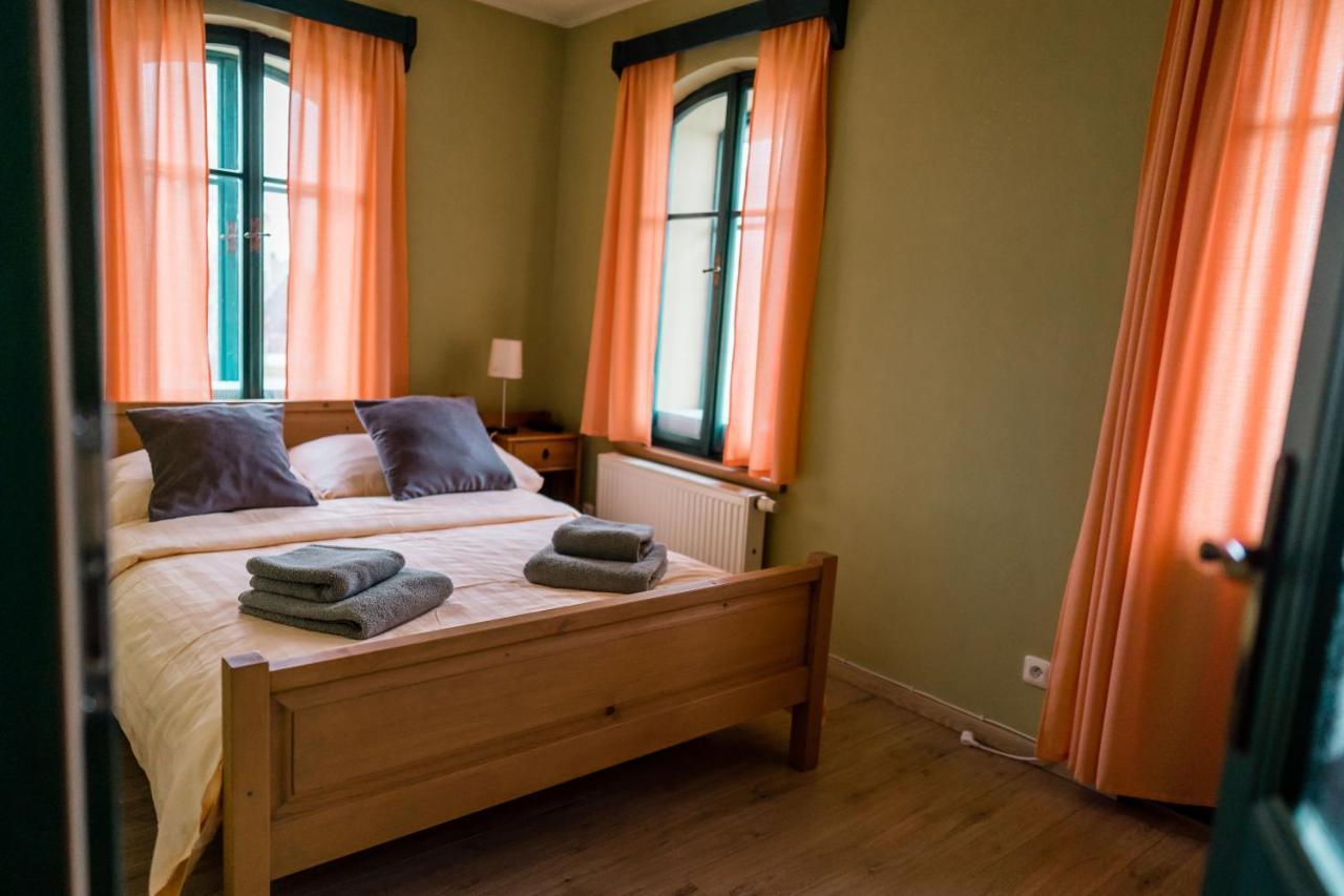 Na Kopecku Ad 1795 - Penzion S Restauraci A Wellness V Podkrkonosi Двур-Кралове-над-Лабем Екстер'єр фото